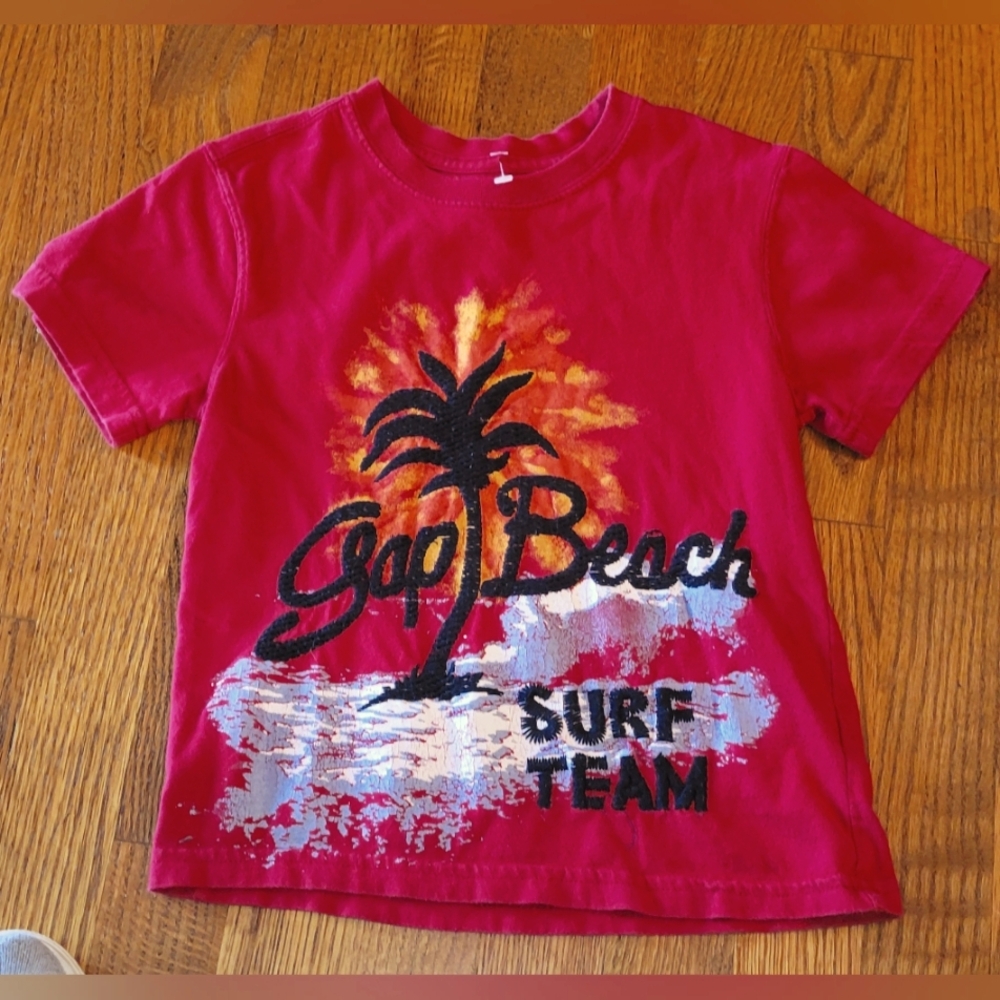 GAP Red Short Sleeve Surf Tee Size 4T